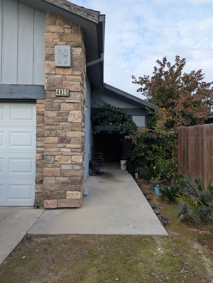 Property Photo:  4815 E Geary Street  CA 93725 