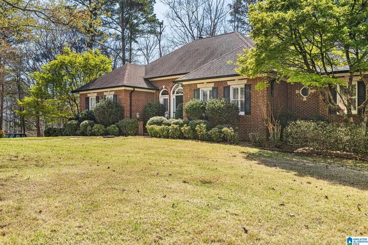 Property Photo:  213 Fairway Drive  AL 35057 