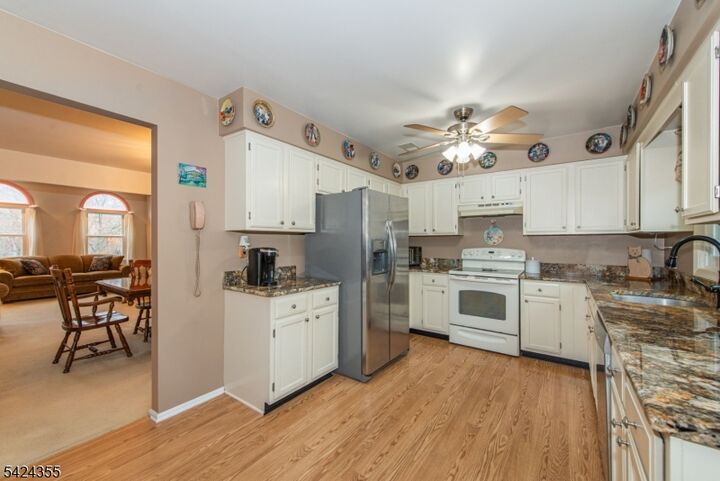 Property Photo:  4 Lisa Ct  NJ 07876 