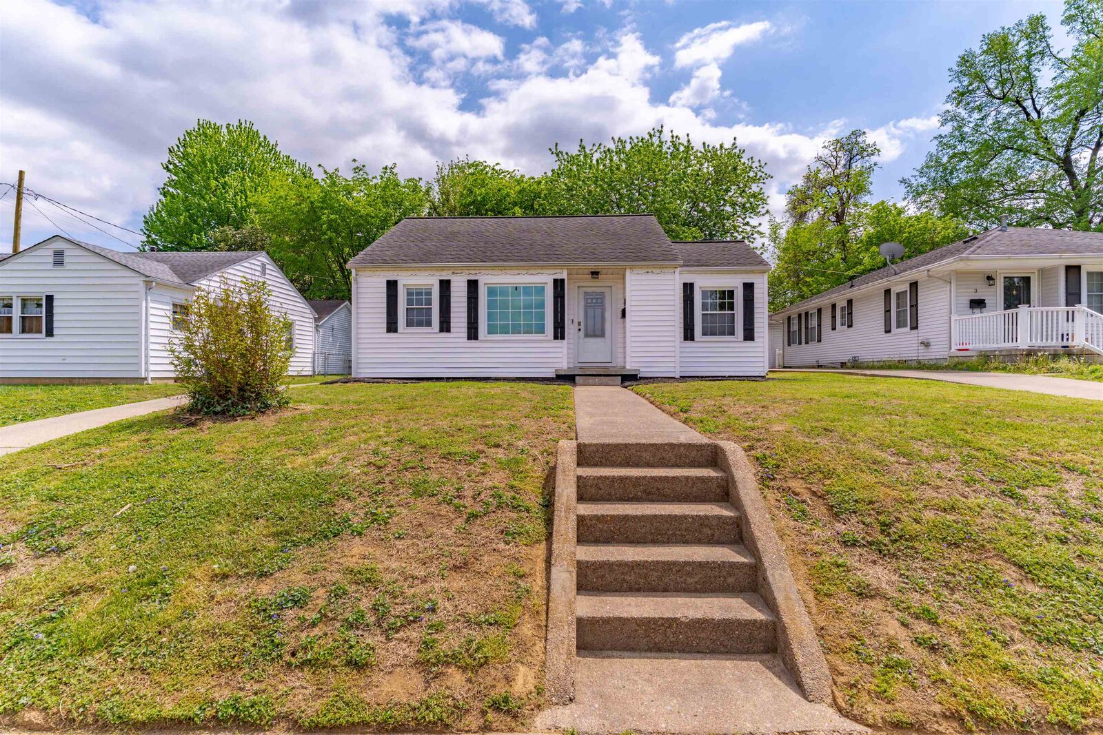 Property Photo: 2 Phillips Ct KY 42420