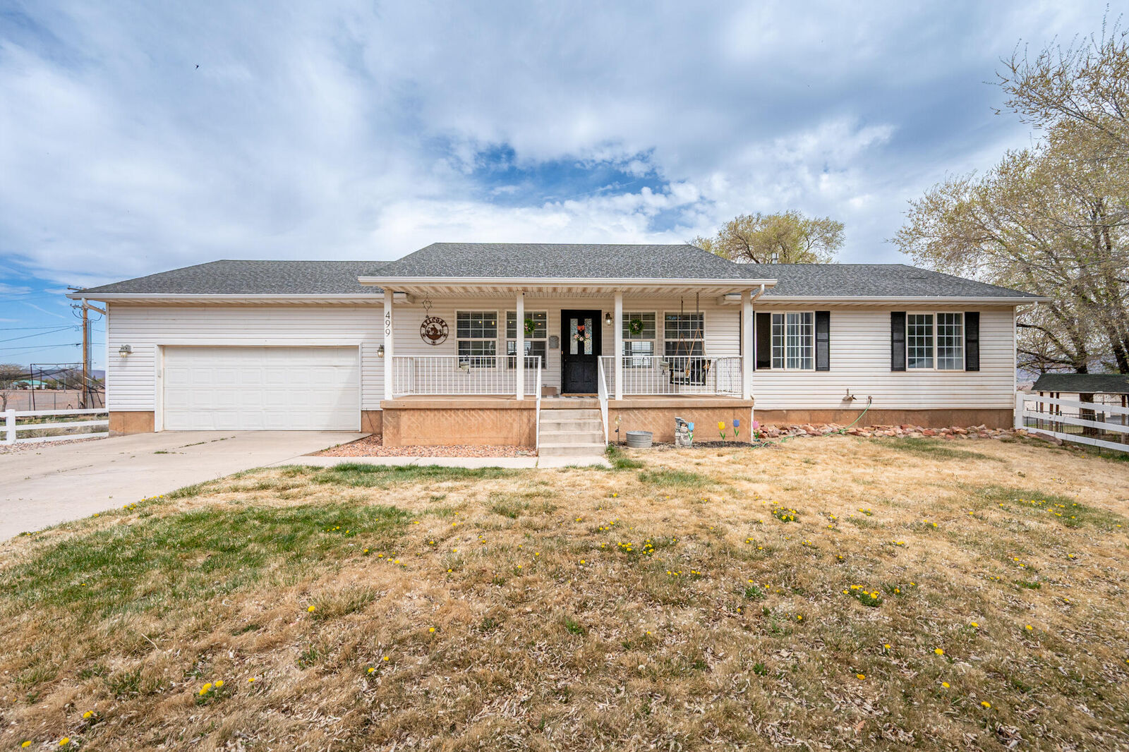 Property Photo:  499 E 40 S  UT 84761 