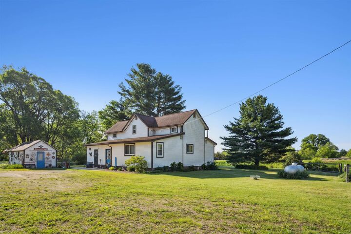 Property Photo:  4063 Alberta Road  IA 52076 