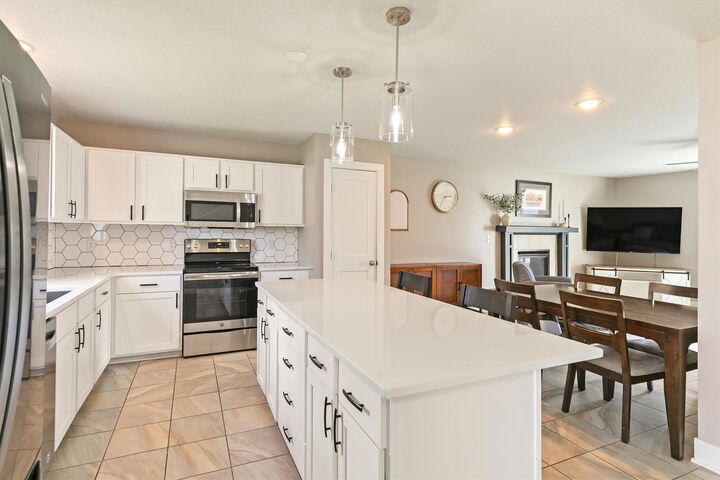 Property Photo:  470 SE Cardinal Lane  IA 50263 