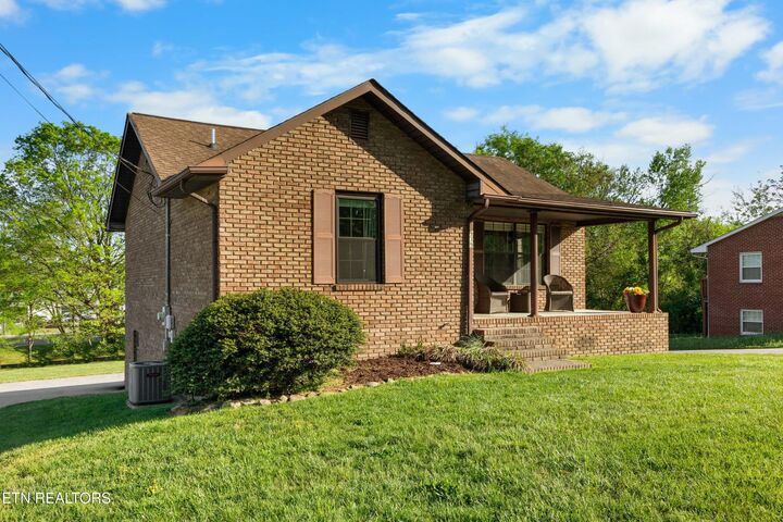 Property Photo:  939 Fowler St  TN 37716 