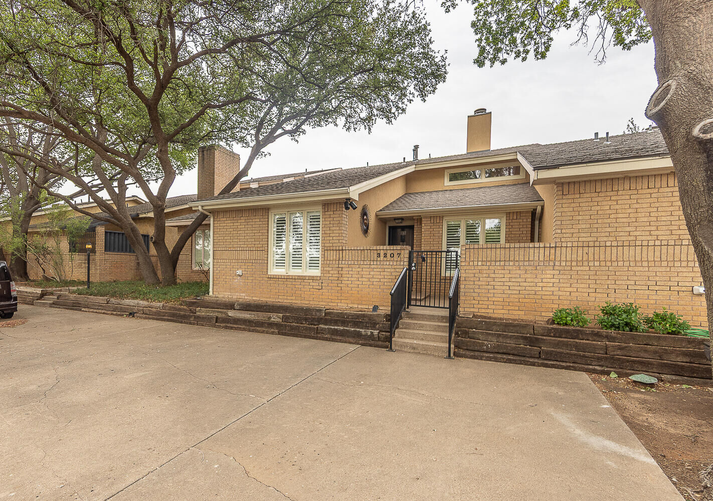Property Photo:  3207 64th Street  TX 79413 