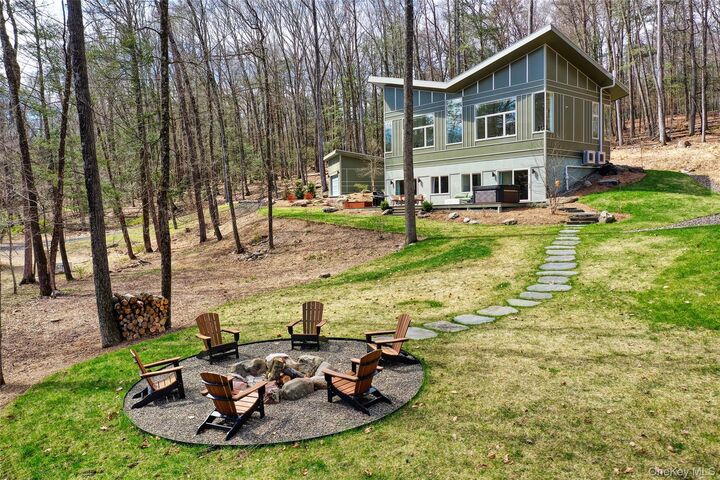 Property Photo:  780 Oakwood Circle  NY 12484 