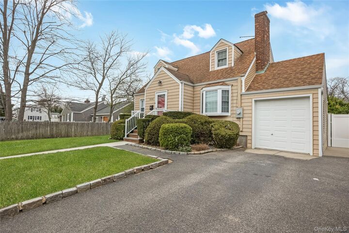 Property Photo:  2164 Willow Street  NY 11793 