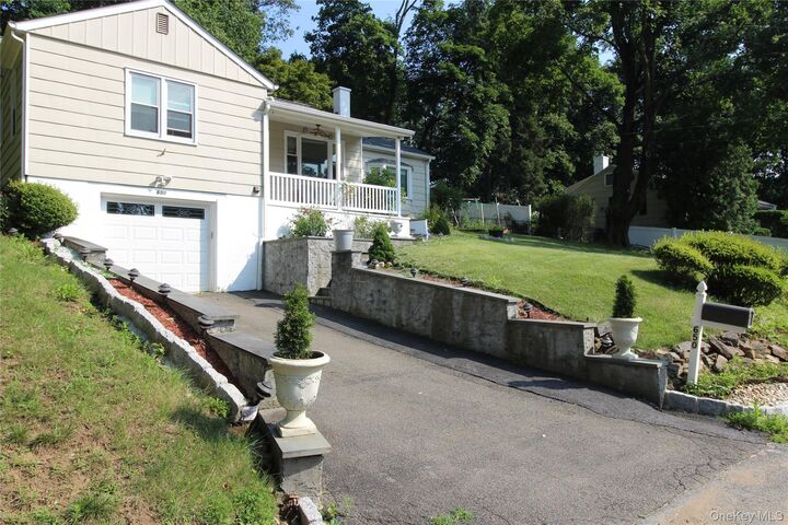 Property Photo:  650 Warren Avenue  NY 10594 