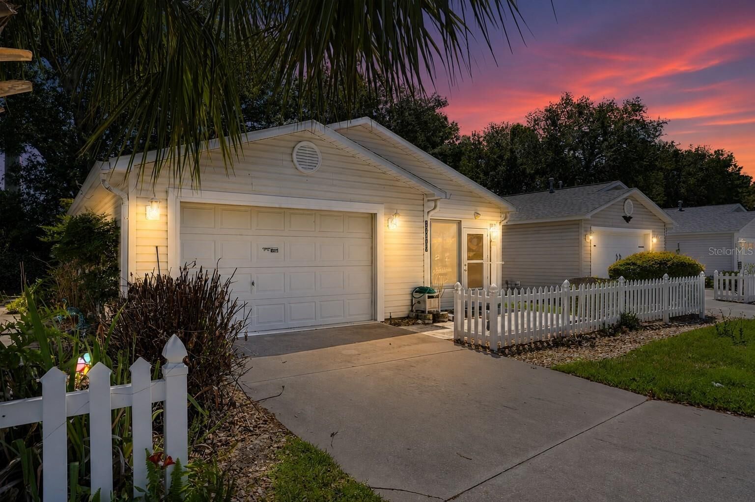 Property Photo:  17263 SE 93rd Demoss Court  FL 32162 