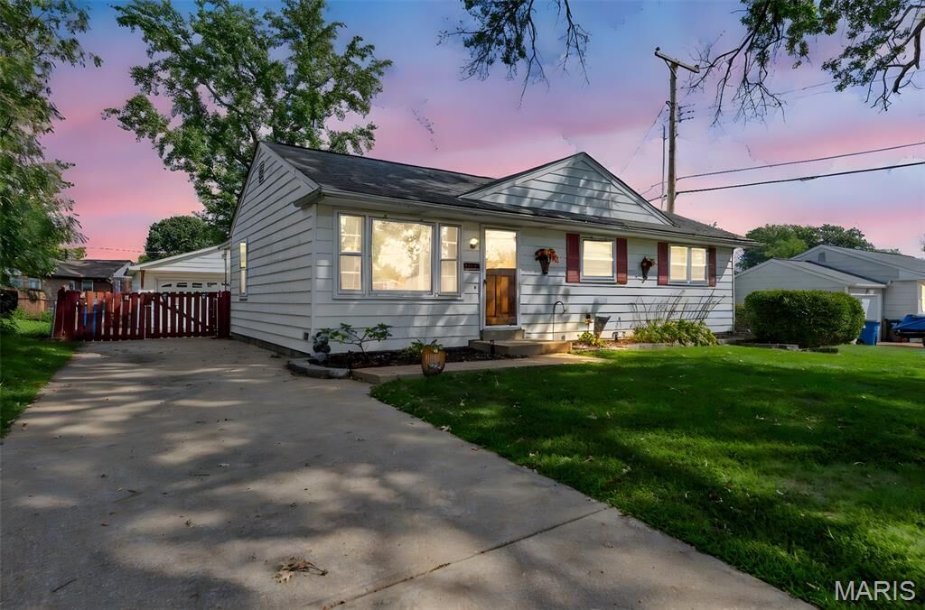 Property Photo: 10835 Mallory Drive MO 63123