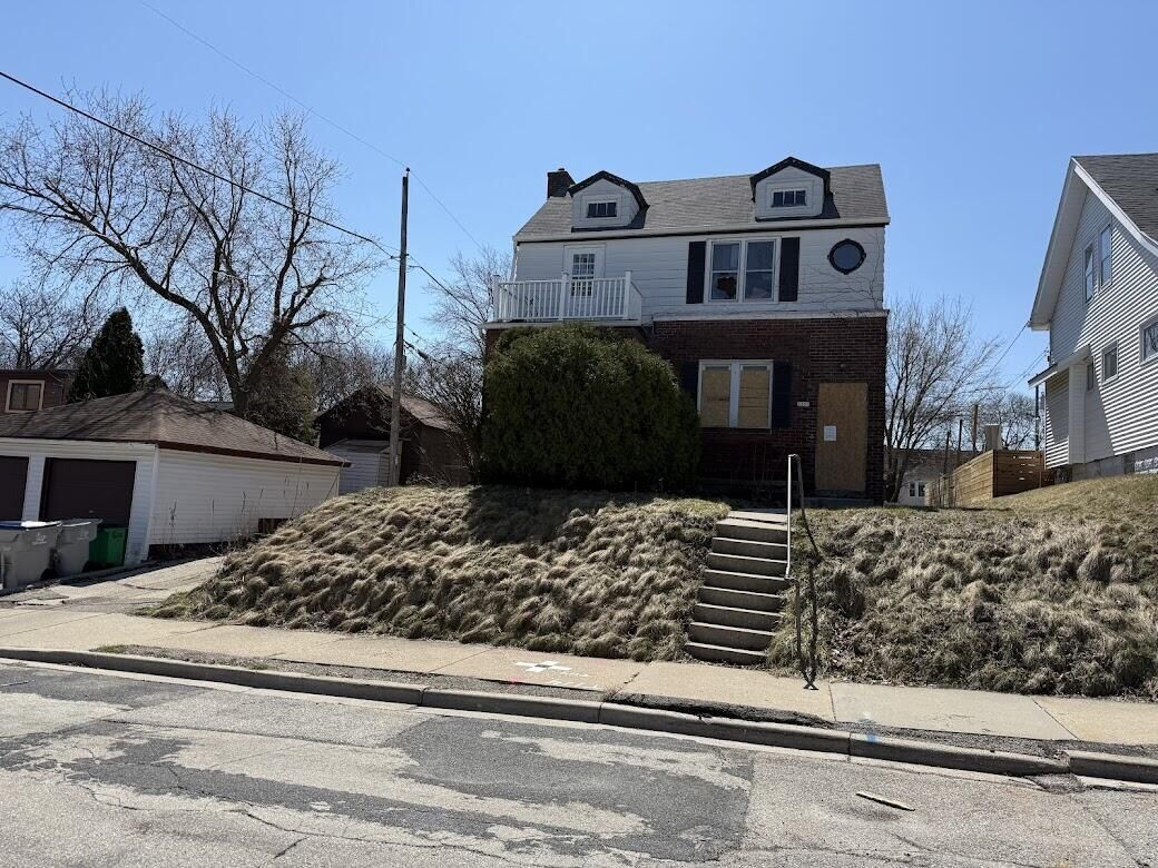 Property Photo:  2351 E Euclid Ave  WI 53207 