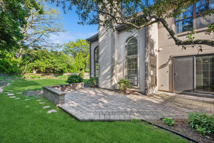 Property Photo:  1204 Hobson Oaks Court 1204  IL 60540 