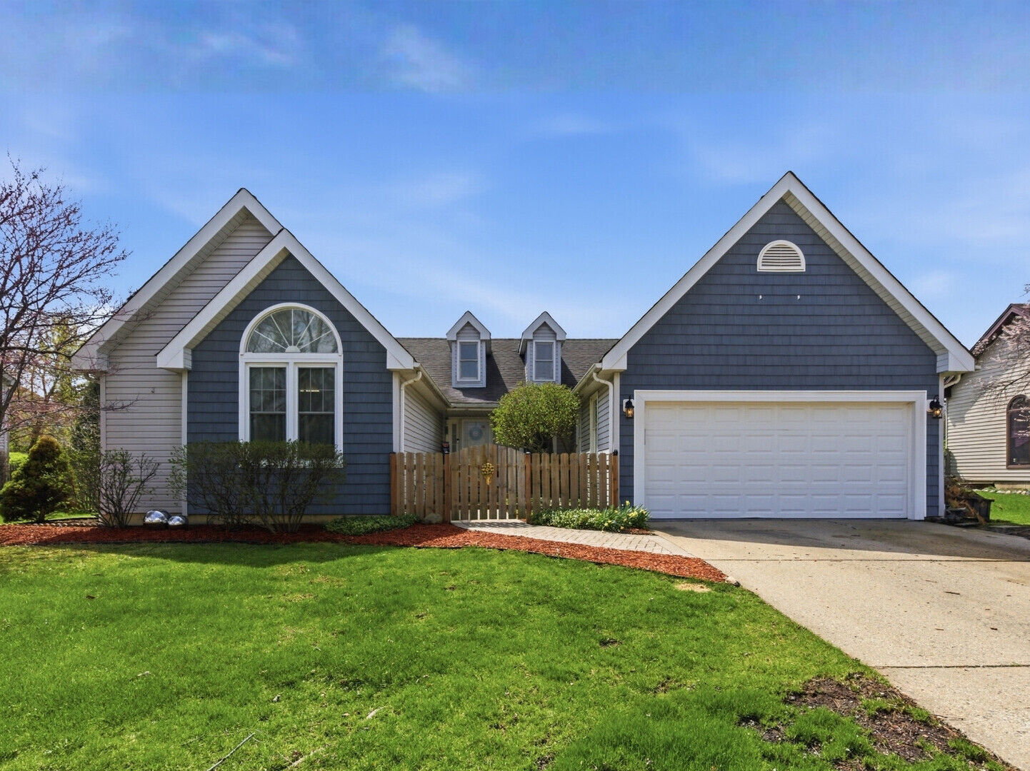 Property Photo: 40 Fern Road IL 60047