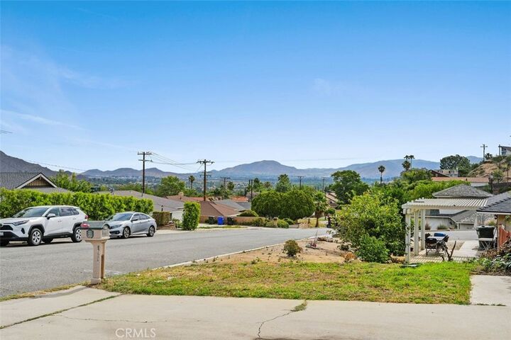 Property Photo:  6726 Avenue De Palma  CA 92509 