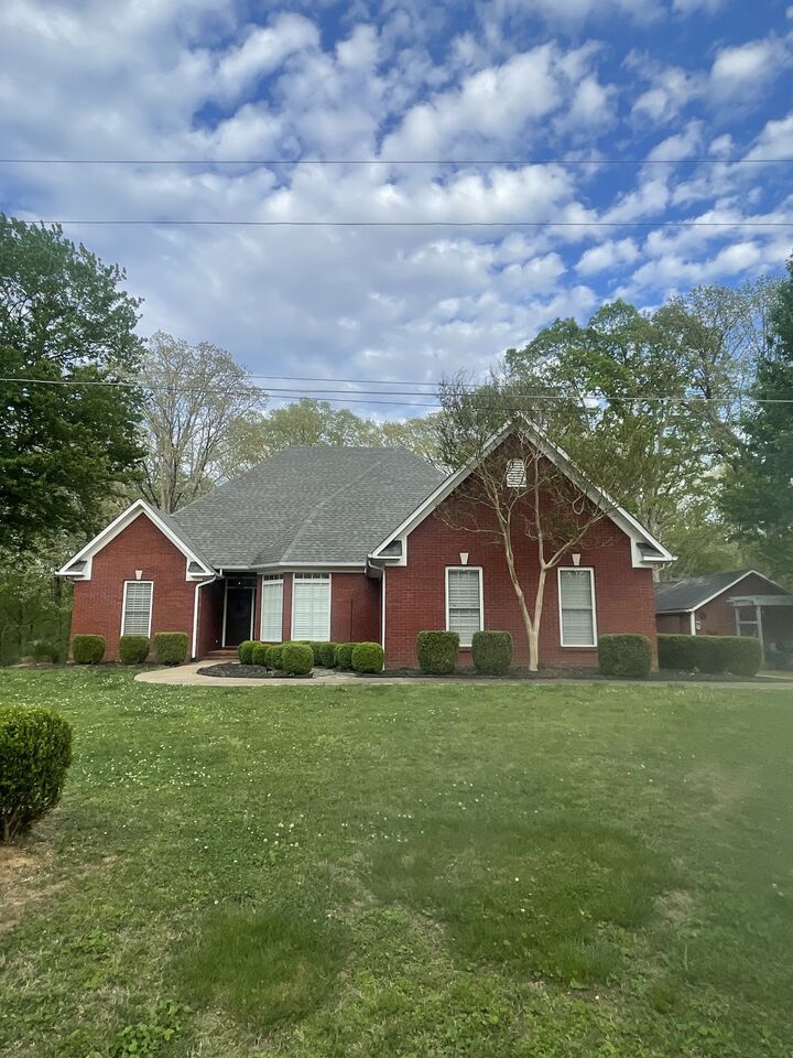 Property Photo: 920 Hillcrest St TN 38464