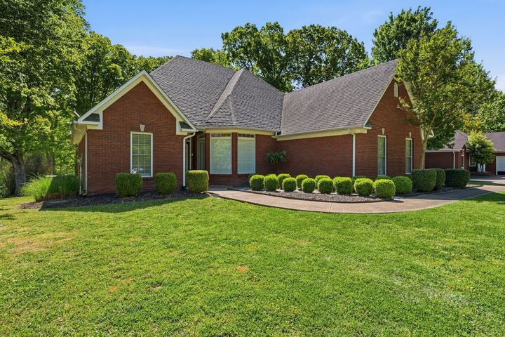 Property Photo: 920 Hillcrest St TN 38464