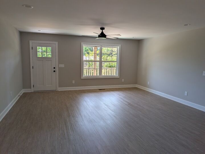 Property Photo:  106 Buckingham Ln  TN 37160 