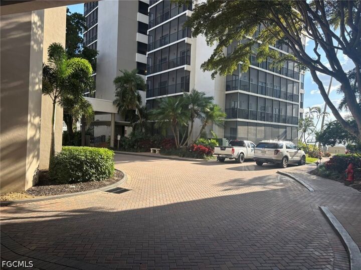 Property Photo:  1900 Virginia Avenue 103  FL 33901 