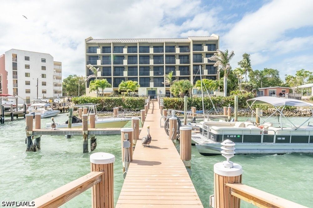 Property Photo:  10 Tampa Place 503  FL 34145 