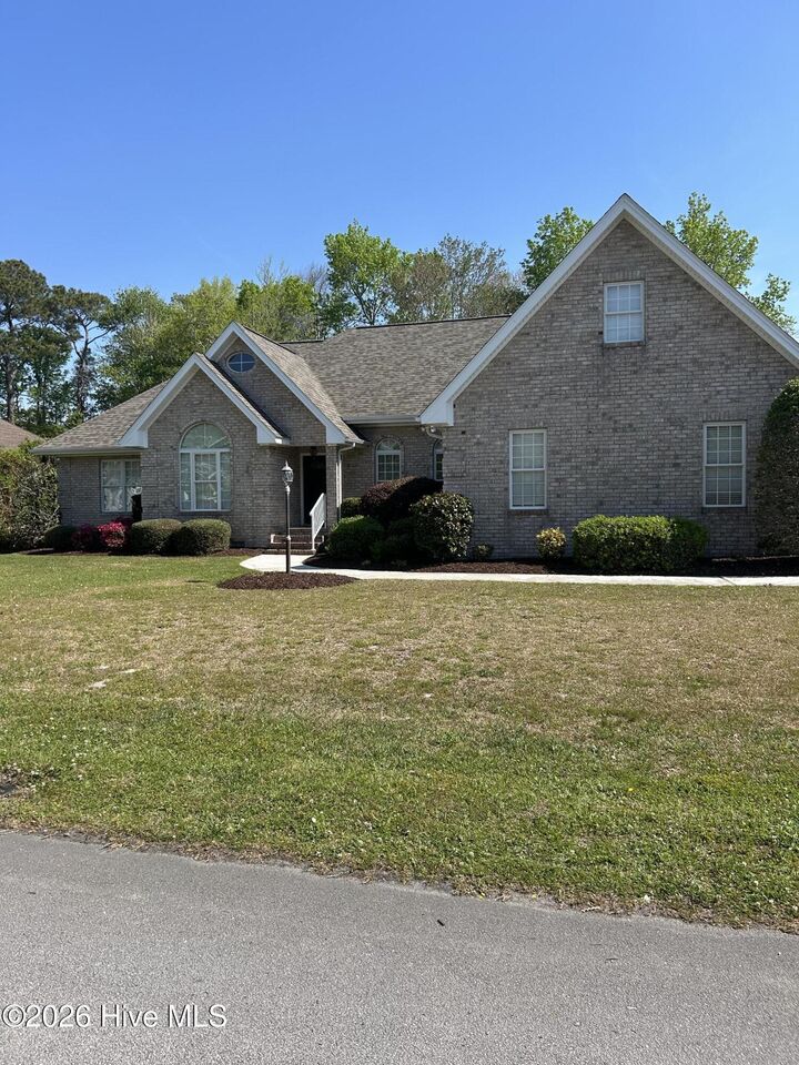 Property Photo:  411 Oakmont Drive  NC 28557 