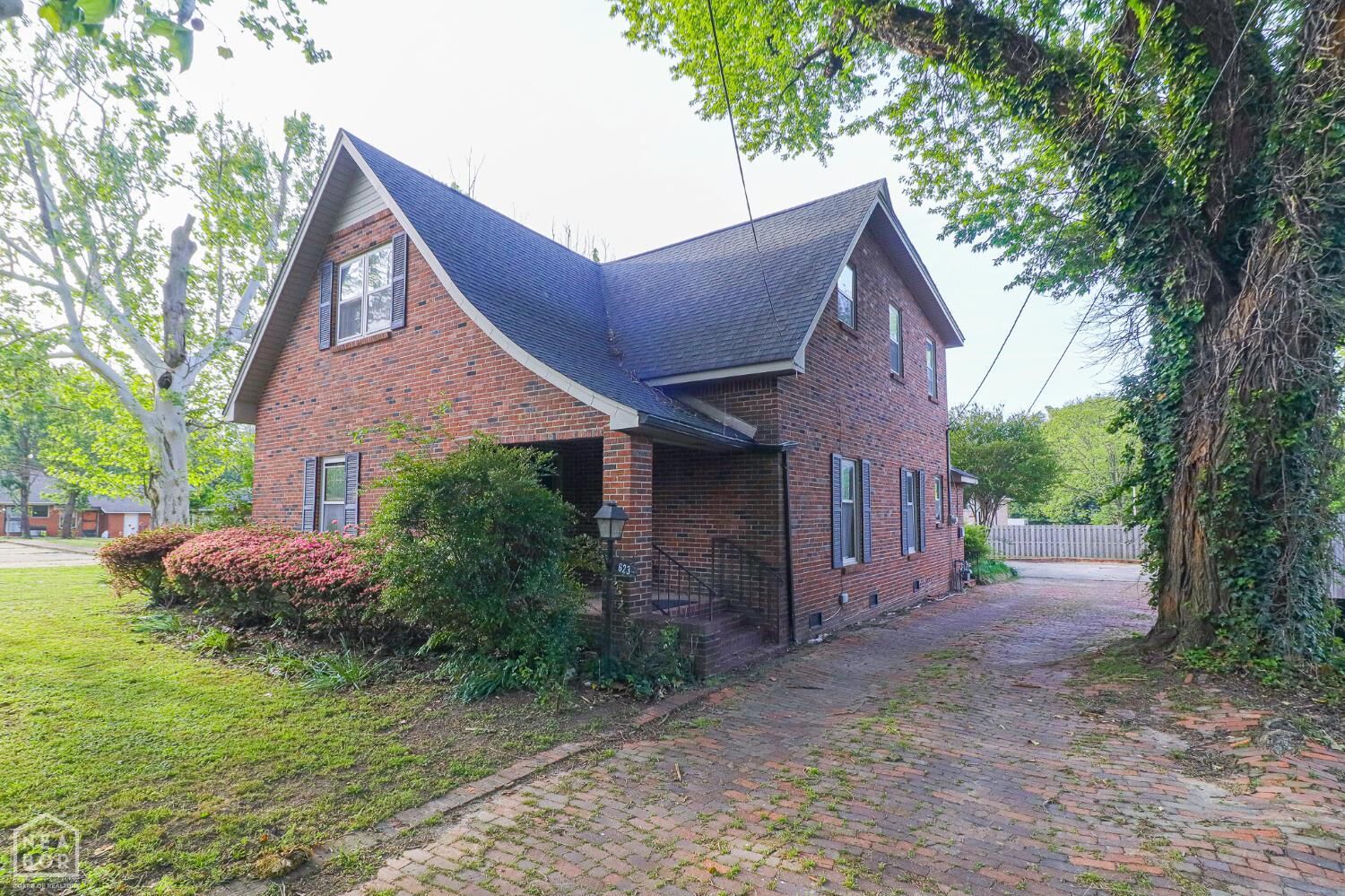 Property Photo:  623 W Oak Avenue  AR 72401 