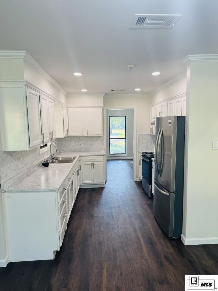 Property Photo: 6406 Diamond Head Drive LA 71203