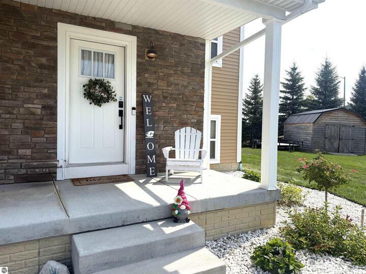 Property Photo: 1541 Batson Place MI 48858