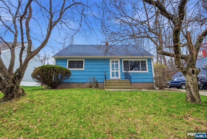 Property Photo:  52 Red Twig Trail  NJ 07403 