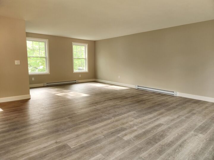 Property Photo:  10 Phyllis Avenue  NH 03077 