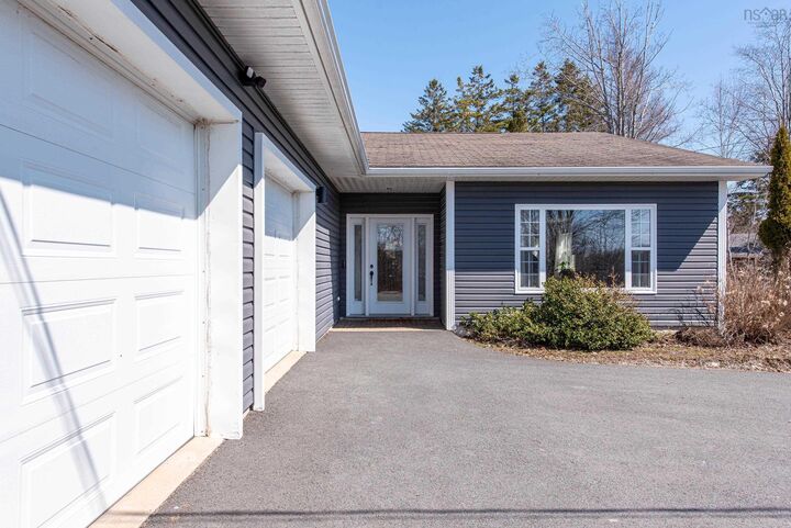 Property Photo:  905 Windgate Drive  NS B4G 0A7 