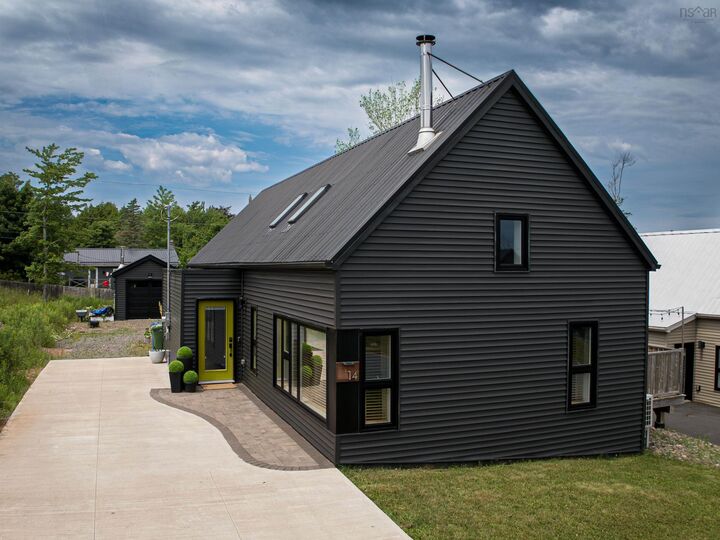 14 Monarch Terrace — photo 1