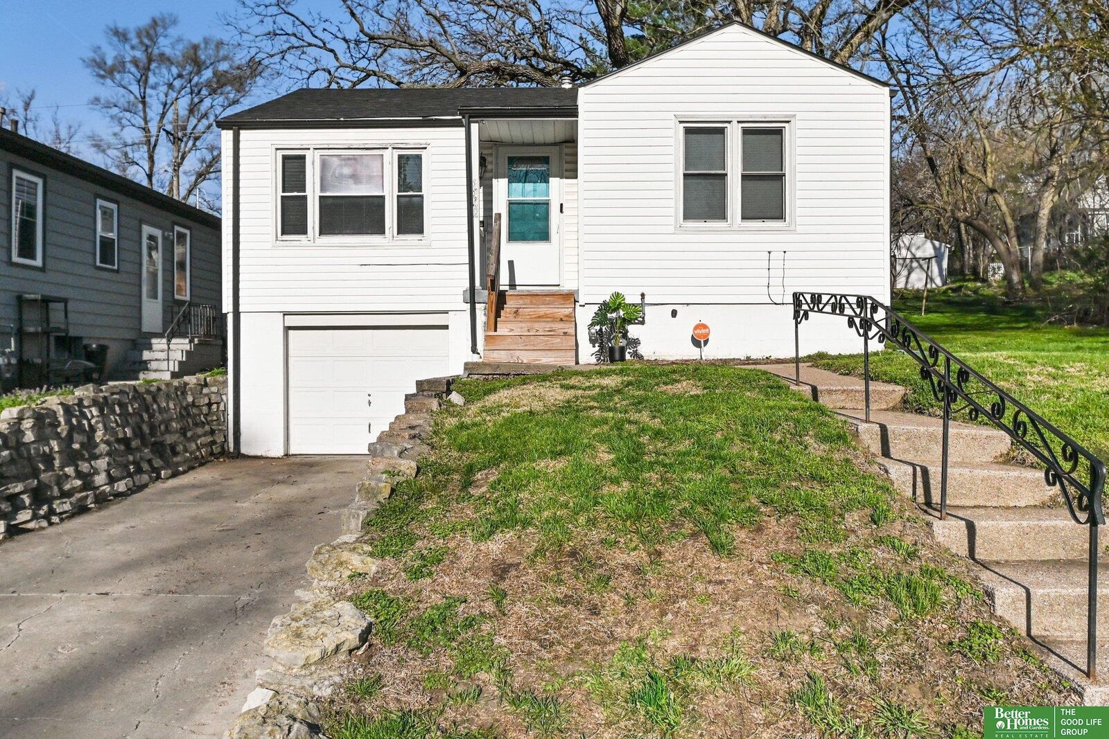 Property Photo:  3342 N 41 Street  NE 68111 