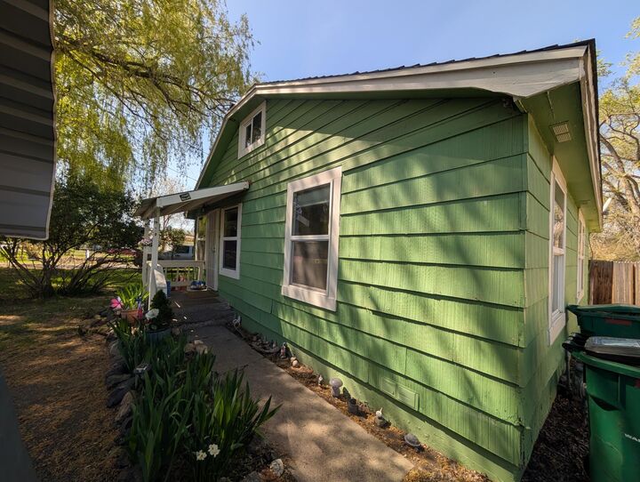 Property Photo: 1850 Hope Street OR 97603