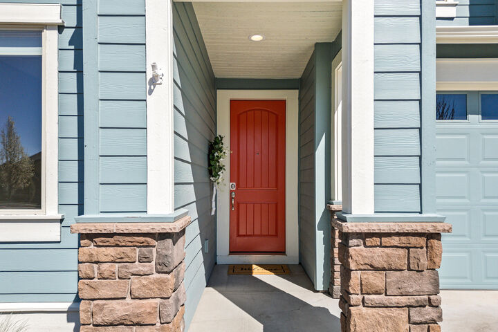 Property Photo:  20682 NE Comet Court  OR 97701 