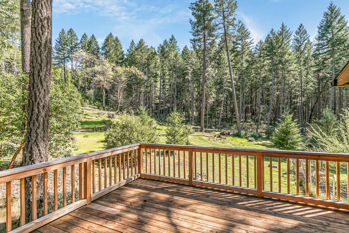 Property Photo:  707 McMullen Creek Road  OR 97538 