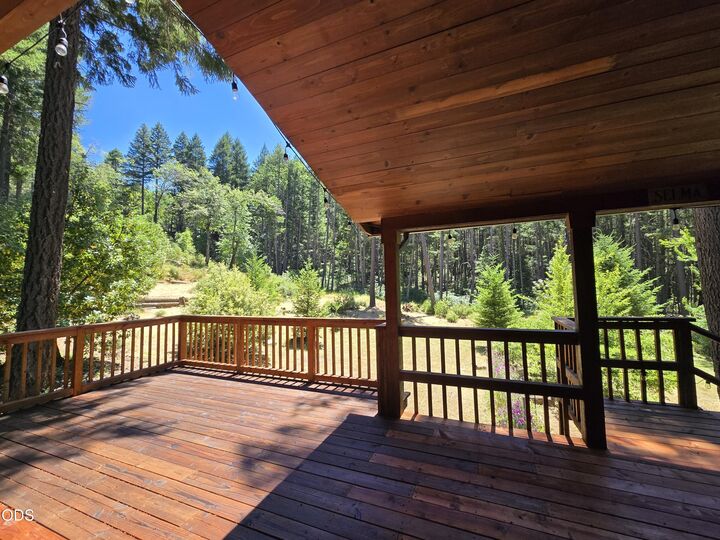 Property Photo: 707 McMullen Creek Road OR 97538