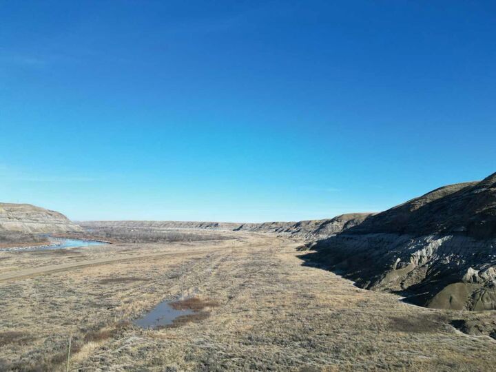 SE 6 28 18 W4 Highway 10 — photo 1