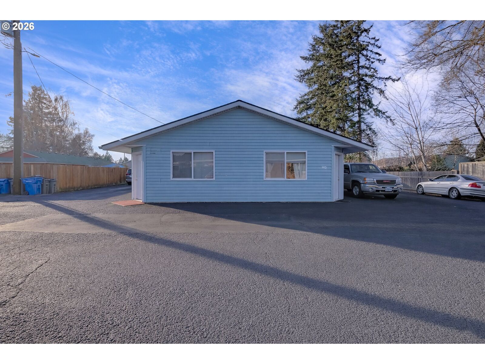 Property Photo:  908 NE 1st Ave  WA 98604 