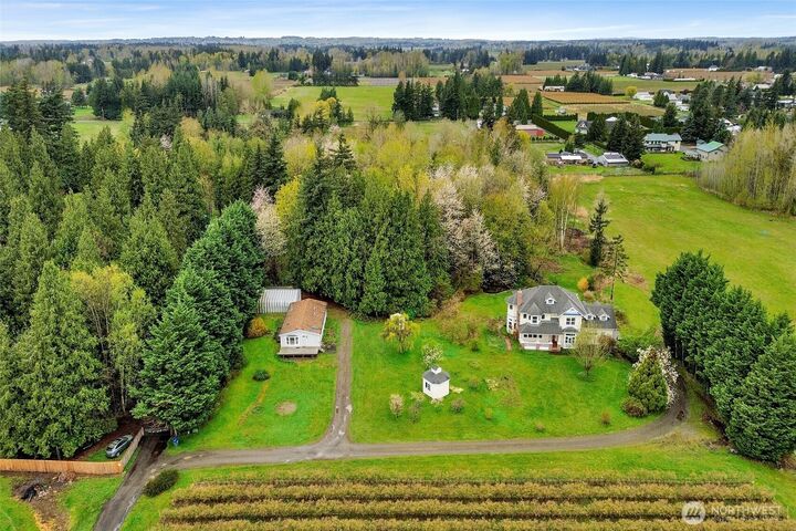 Property Photo:  220  Russet Avenue  WA 98264 