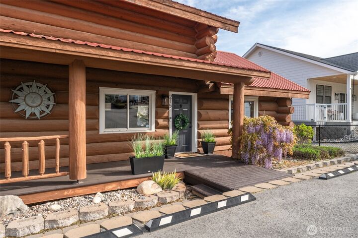 Property Photo:  215 W Marine View Place  WA 98843 