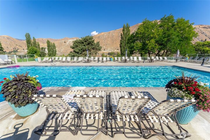 Property Photo:  215 W Marine View Place  WA 98843 