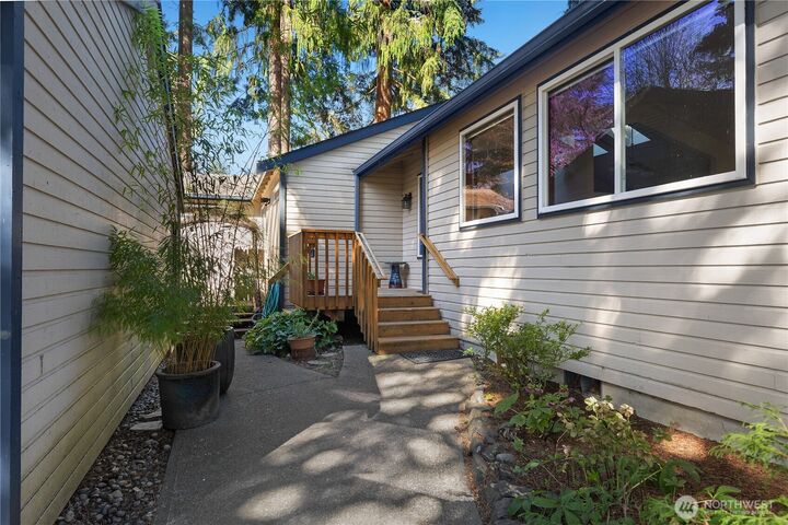 Property Photo:  2813  Aberdeen Court SE  WA 98501 