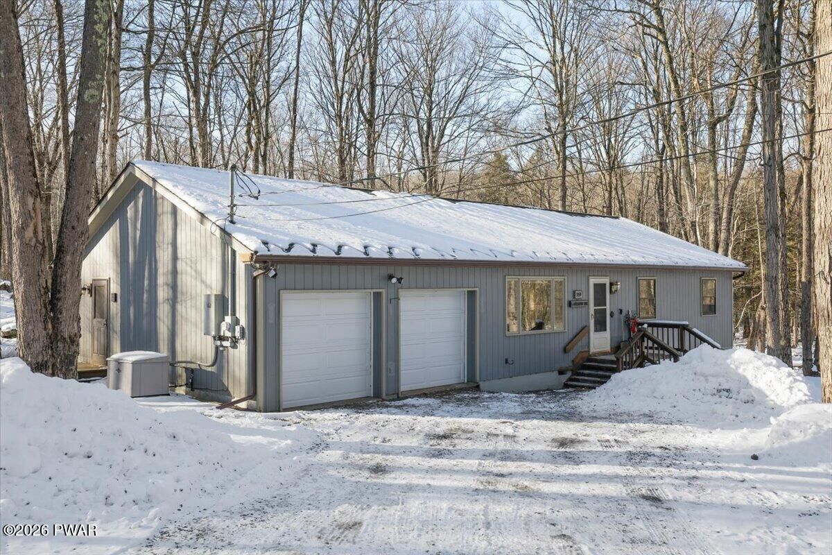 Property Photo:  259 Lc Larsen Drive  PA 18424 