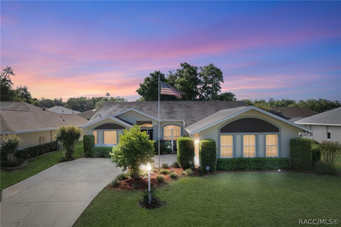 Property Photo:  3012 E Balmoral Court  FL 34442 