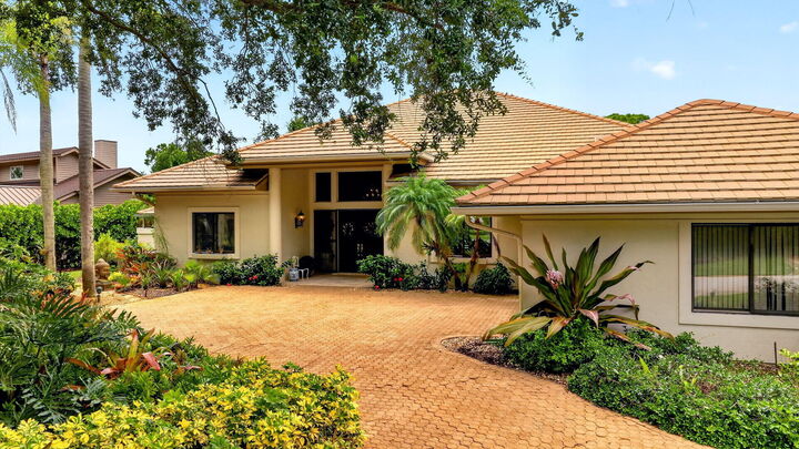 Property Photo: 6460 SE Winged Foot Drive FL 34997