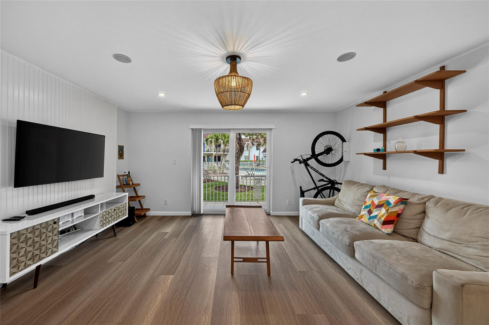 Property Photo: 700 SE 2nd Avenue 318 FL 33441