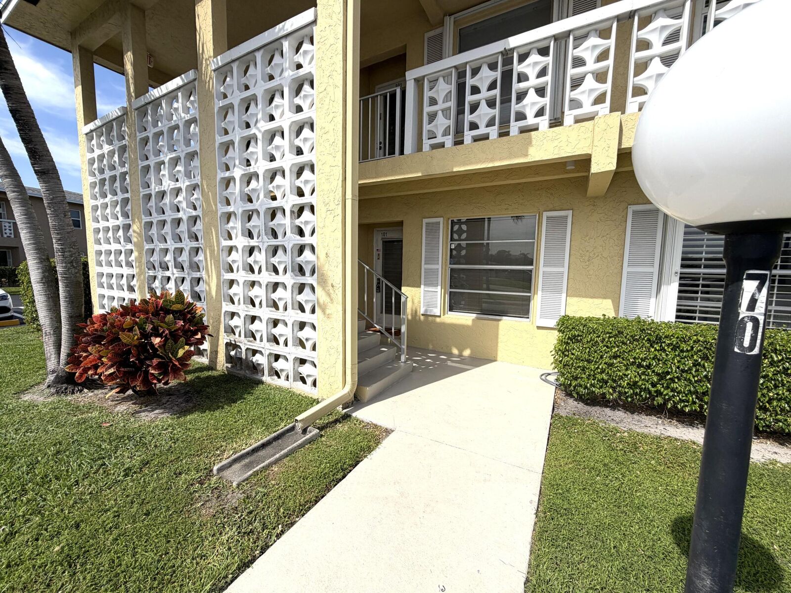 Property Photo: 1141 Violet Terrace 101 FL 33445