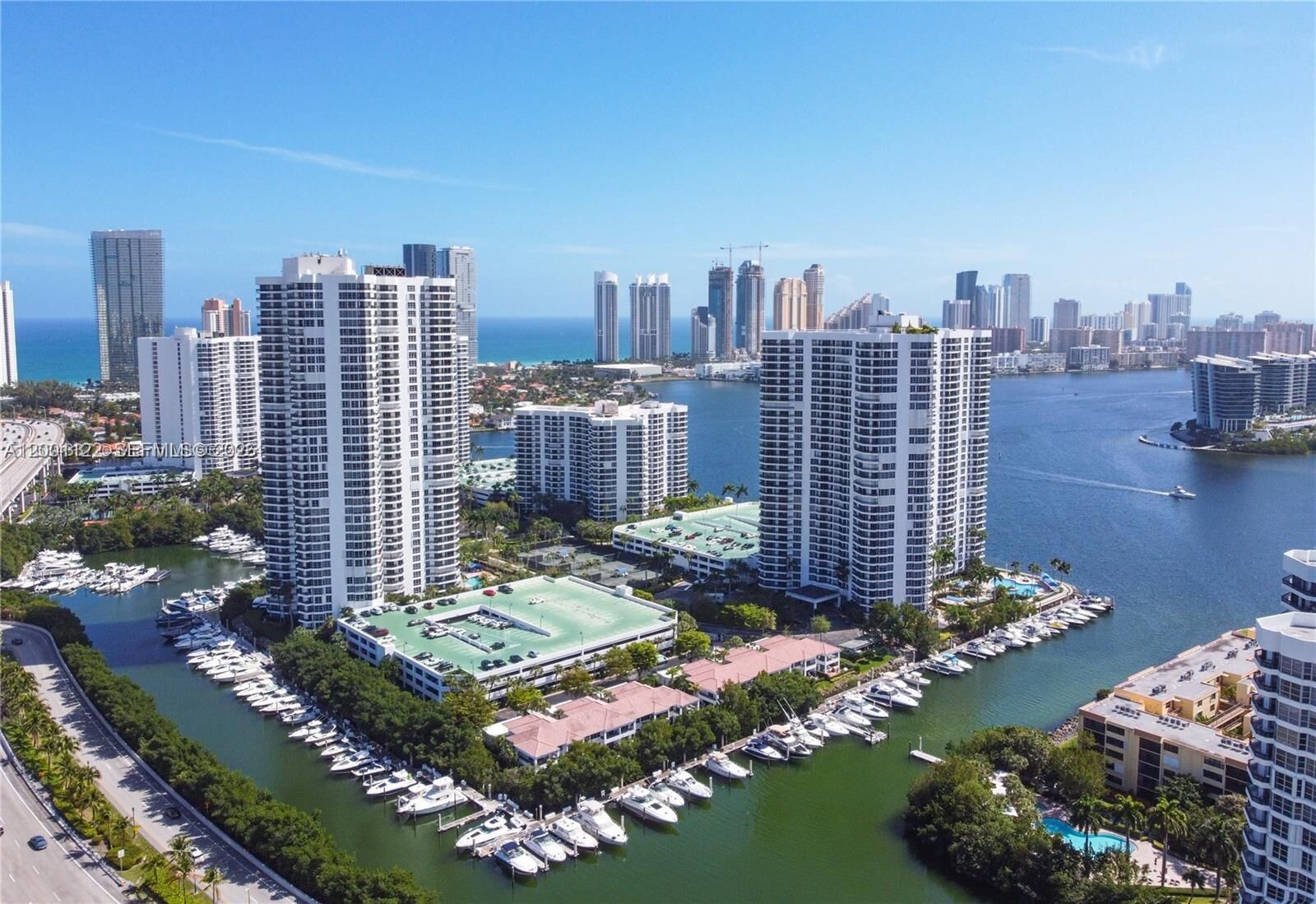 Property Photo:  3600 Mystic Pointe Dr 513  FL 33180 
