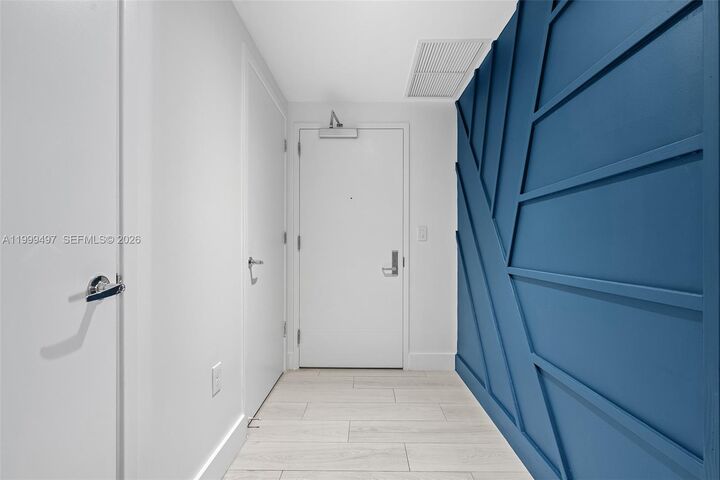 Property Photo:  1010 Brickell Ave 1411  FL 33131 