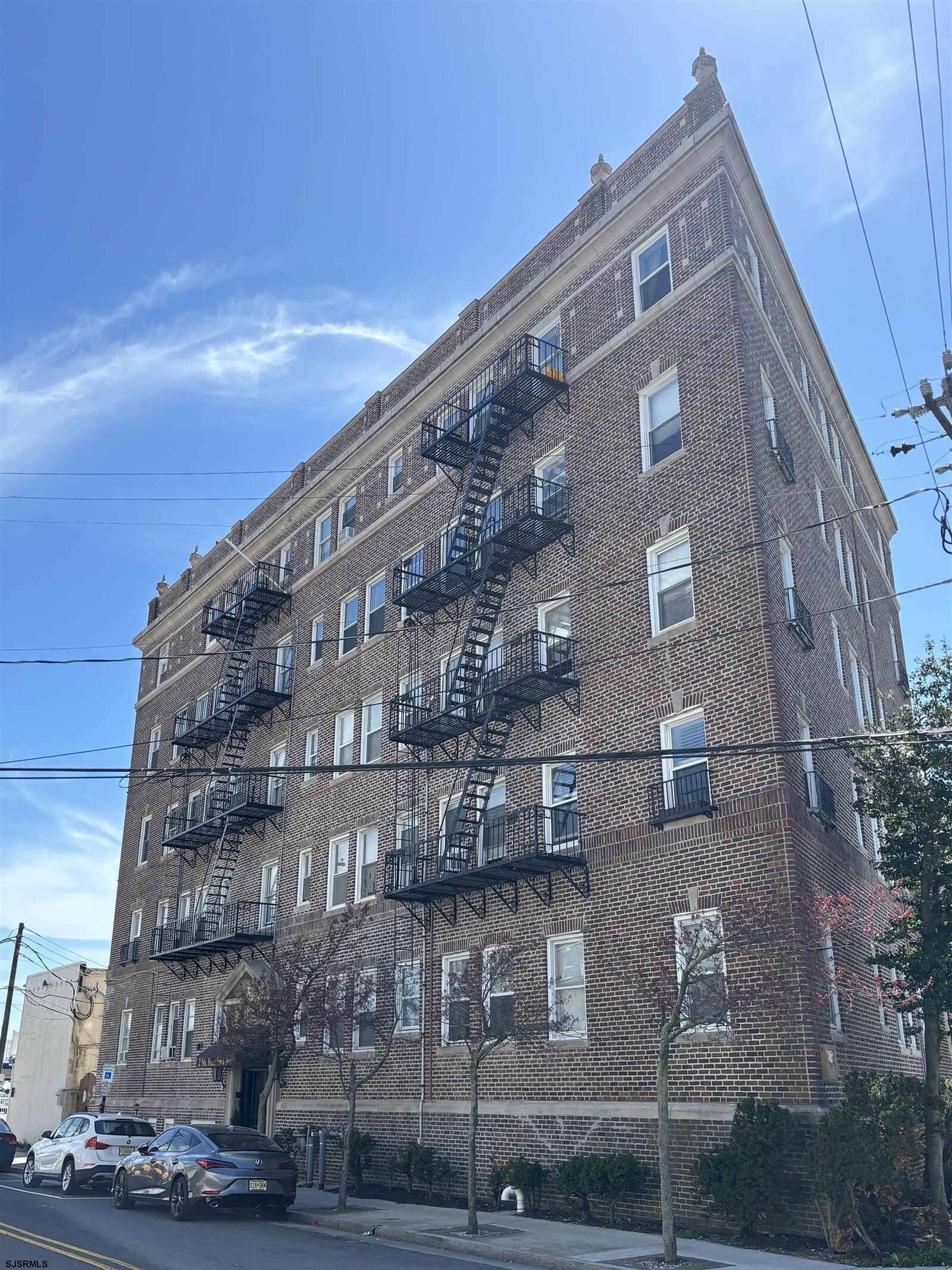 Property Photo:  2 S Hartford Ave D3  NJ 08401 